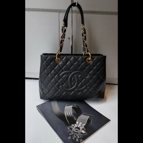Chanel 金鍊黑荔枝皮大豆腐包 GST