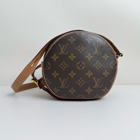 LV路易威登/Louis Vuitton BOITE CHAPEAU 棕色塗層帆布 老花圓餅包斜挎包 可調節肩帶 芯片款