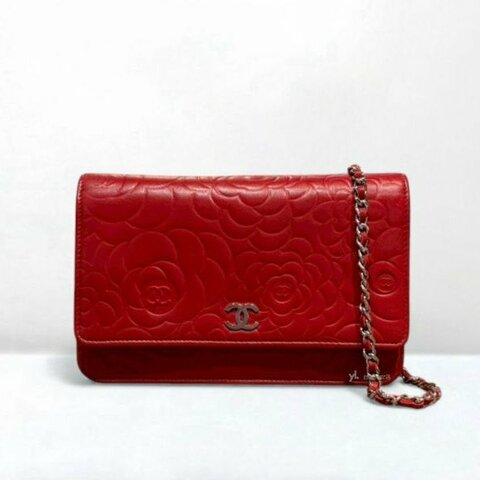 A12892-CHANEL 紅色山茶花壓紋羊皮銀釦woc鏈包A47421
