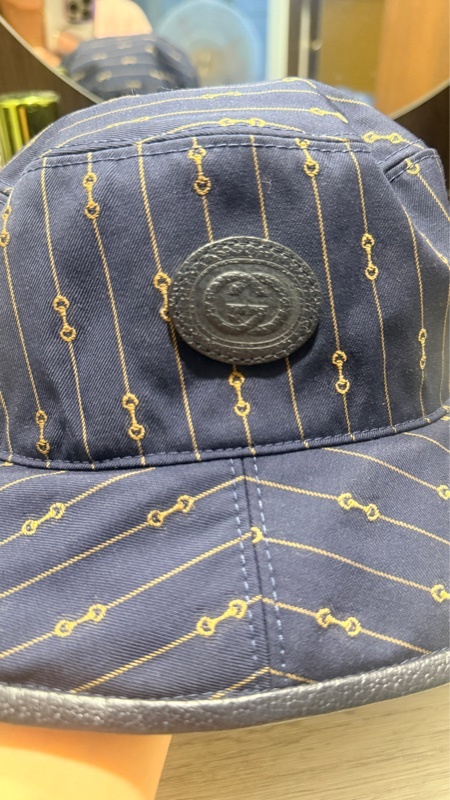 全新Gucci雙面漁夫帽
