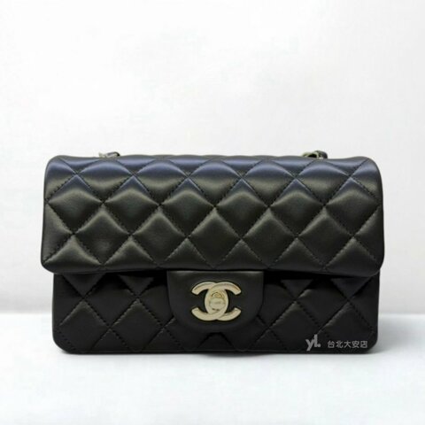 A13434-CHANEL 黑羊皮菱格紋銀釦Coco20口蓋包A69900