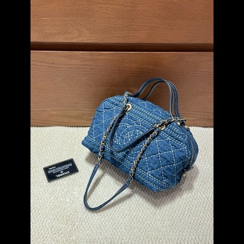 Chanel/香奈兒 牛仔外縫線保齡球包