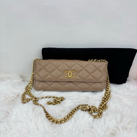 Chanel 香奈兒 22K金柱調節扣 WOC鏈條包 米色 底長17.2cm 芯片款