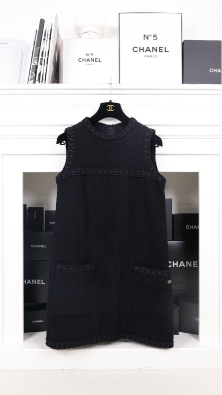Chanel 16年罗马系列黑色粗花呢连衣裙