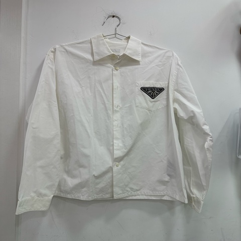 Prada普拉達水鑽Logo三角標襯衫 L碼