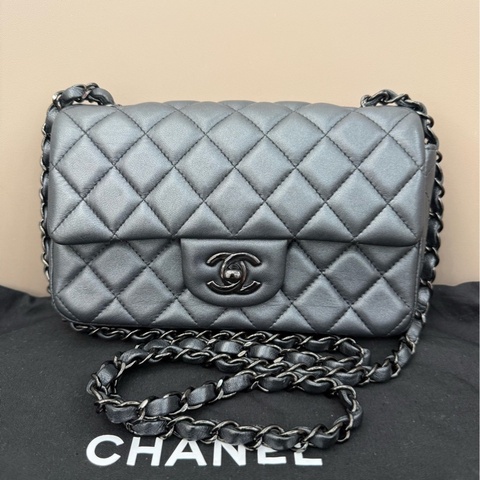 CHANEL 香奈兒 so black珠光黑羊皮cf大mini 23年