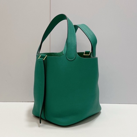 Hermès愛馬仕  18菜籃子 帝王綠金扣U刻  附件：塵袋、鎖具 尺寸：18*13.5*