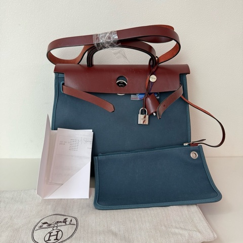 Hermes 愛馬仕 Herbag 31 銀扣 帆布材質藍色拼棕 皮牌 鎖鑰匙 T刻 2015年