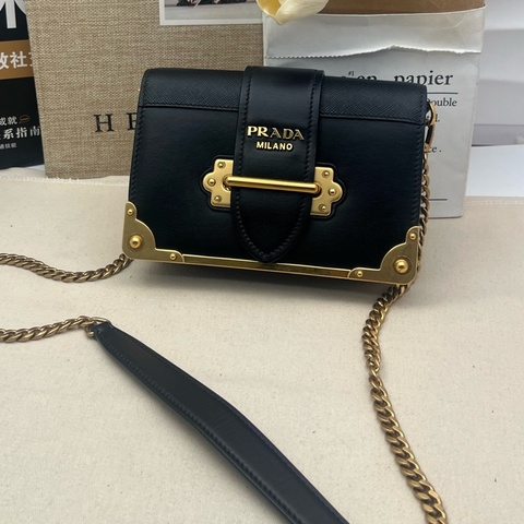 Prada/普拉達 prada黑金宮廷盒子包