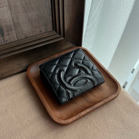Chanel • 經典康鵬短款對折短夾So Black