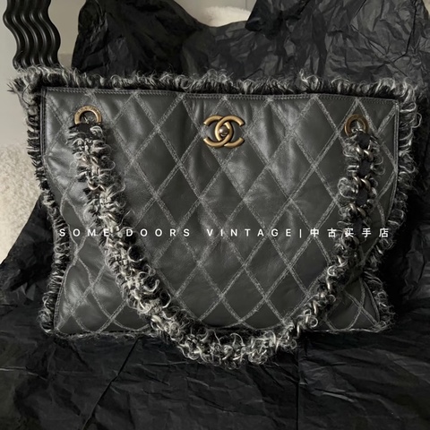 Chanel • 灰色油臘牛皮拼毛呢金釦托特包