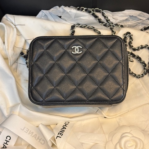 Chanel 香奈兒黑銀牛小盒子 31開