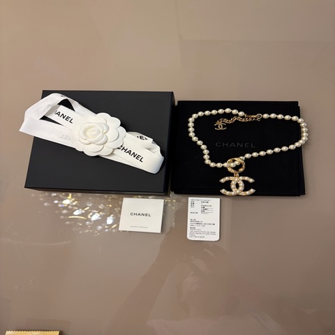 Chanel 樹脂珍珠鑲鑽雙C Logo項鏈
