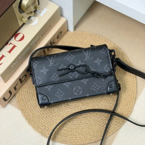 🏷LV 路易威登．Steamer 黑老花盒子包 M81783 芯片款