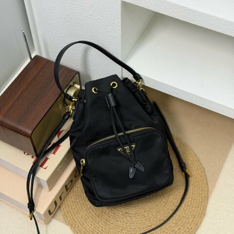 🏷️Prada 普拉達．Duet Re-Nylon 小水桶