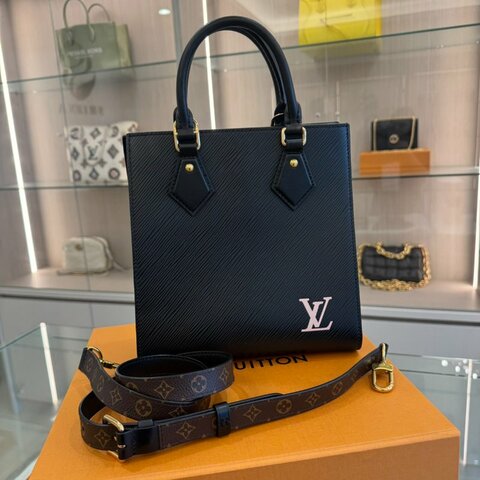 LV Sac Plat BB 水波紋琴譜包