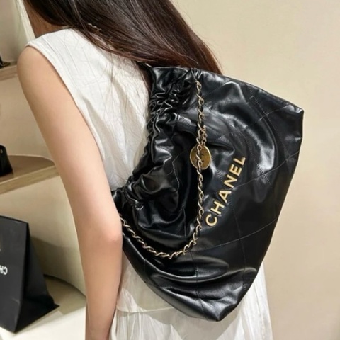 💎Chanel香奈兒｜黑金22bag 橫版垃圾袋｜閒置99新全配芯片款