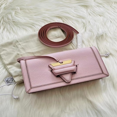 LOEWE羅意威 Barcelona 純色翻蓋柔軟包 迷你 女款 櫻花粉