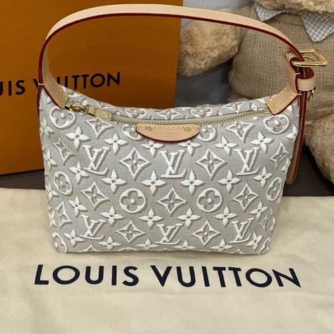 Louis Vuitton 路易威登 灰白浮雕小飯盒 底長17