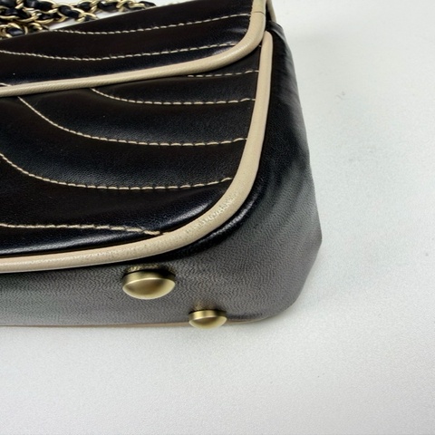 Chanel/香奈兒 赫本風CF 8開中古黑金外縫線小羊皮