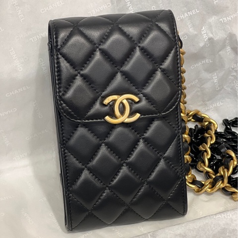 Chanel香奈兒 竪版手機包黑金羊皮 32開