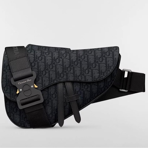 DIOR Saddle 黑刺繡老花馬鞍胸包