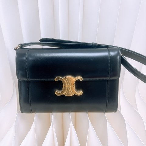 Celine triomphe 黑金凱旋門郵差包