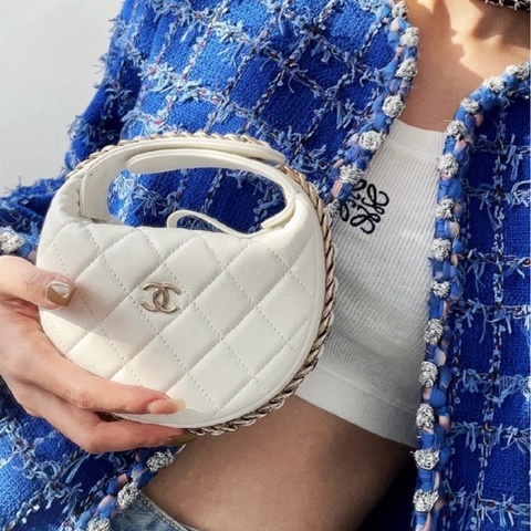 💎Chanel香奈兒｜23c Pouch白金呼啦圈月牙包｜新款鐳射99新