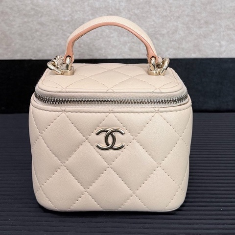 Chanel/香奈兒 羊皮菱格 mini手柄小盒子 化妝包 焦糖 奶茶色 23年