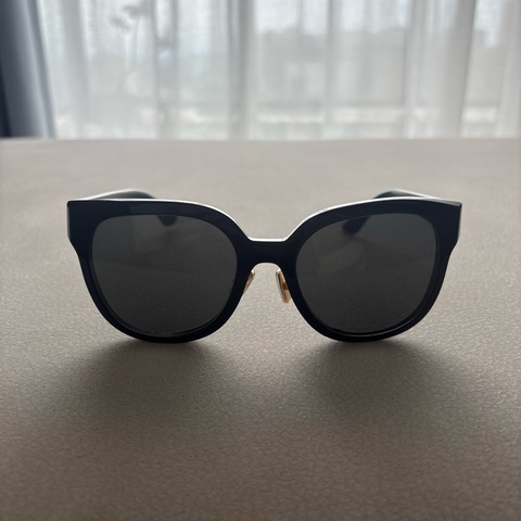 Miu Miu 貓眼太陽眼鏡墨鏡 SMU01Z （有瑕疵）