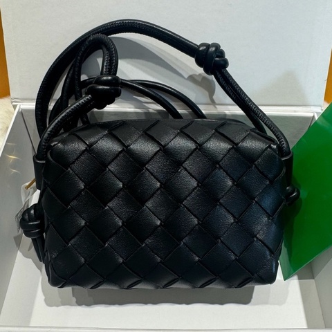 Bottega Veneta 葆蝶家 黑色編織相機包mini