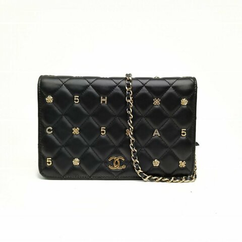 CHANEL 黑色羊皮革30開金扣CFWOC限定款徽章肩背包