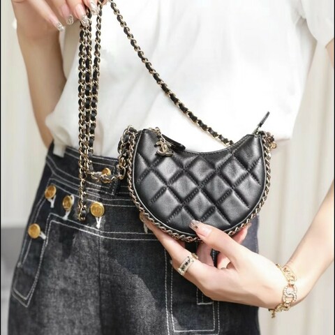 Chanel香奈兒 23P黑金菱格 mini迷你月亮包 閒置全新✨️