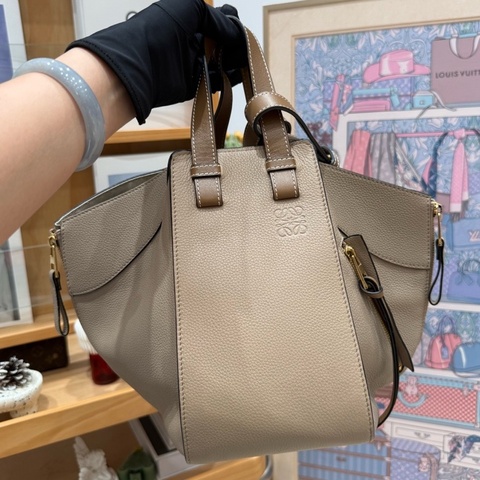 【近新閒置品】LOEWE 羅意威 hammock吊床包 沙色小號粒面牛皮手提單肩斜背包