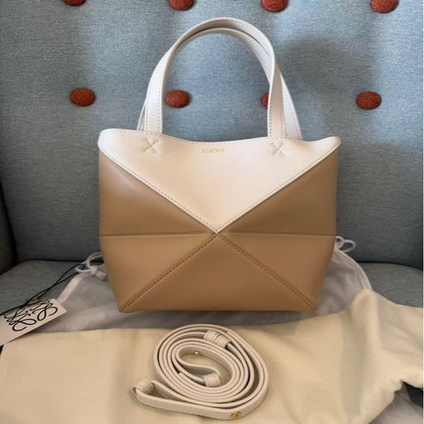Loewe mini tote 米白拼卡其色