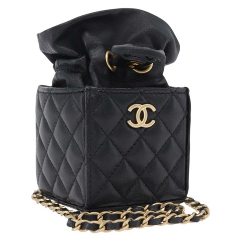 香奈兒 (CHANEL) 絎縫鏈條肩包，羊皮材質，黑色，金色 CC 標誌，貨號 196469M