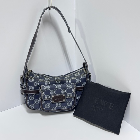 （極稀有）Loewe Hobo 經典圖騰 肩背腋下包 專櫃7.3萬