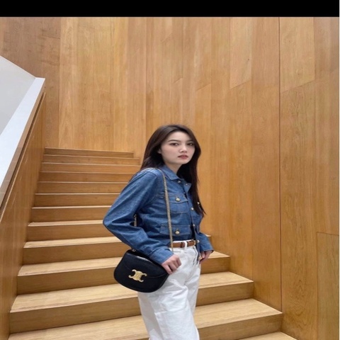 售9新Celine 經典凱旋蜥蜴包😆🥳