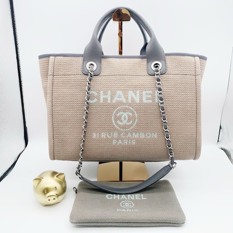 chanel 香奈兒22A 卡其色拼灰色牛皮白色印字 銀扣漸變 帆布 小號沙灘包 托特包 尺寸：24*39 配件：子袋