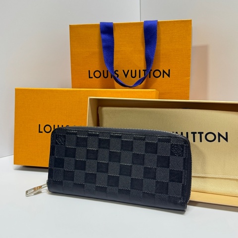 （極新全配🎁） LV Damier Infini 壓紋牛皮 長夾 專櫃34900