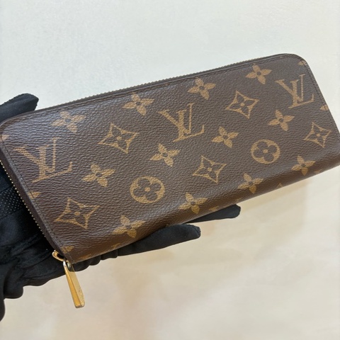 LV 經典老花拉鍊長夾 內裡粉色