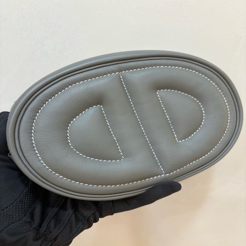 Hermes In The Loop 牛皮銀釦豬鼻腰包 錫器灰