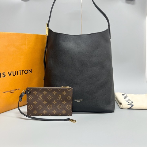 Louis Vuitton 路易威登 low key hobo黑色中号单肩腋下包 子母包 芯片款 尺寸：31*35*18cm 附件：子袋 尘袋