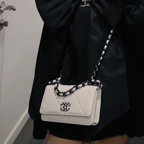 💎Chanel香奈兒｜ 19bag小號熊貓配色｜98新芯片款