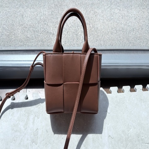 bv arco mini 焦糖色