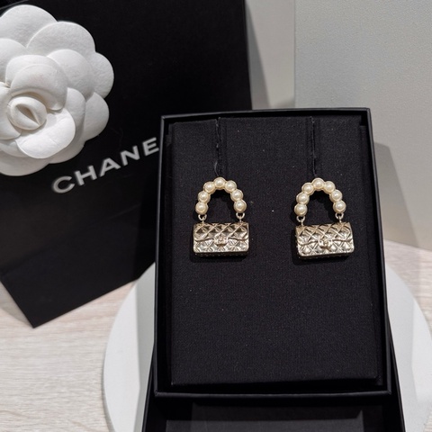 CHANEL香奈兒淡金色CF珍珠菱格包包耳環 熱門限定款