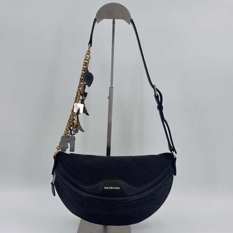Balenciaga/巴黎世家 黑色印花logo掛飾胸包單肩包