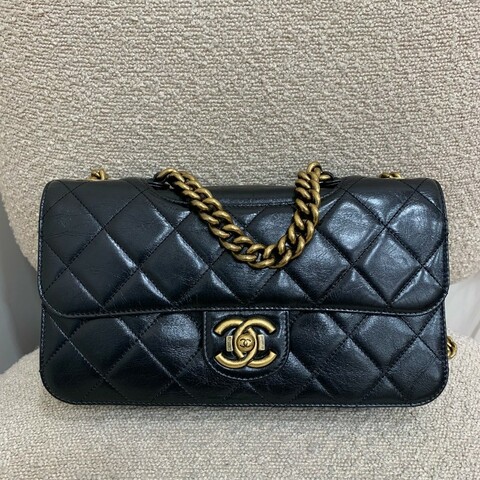 CHANEL 黑金油蠟皮孟買鏈條包