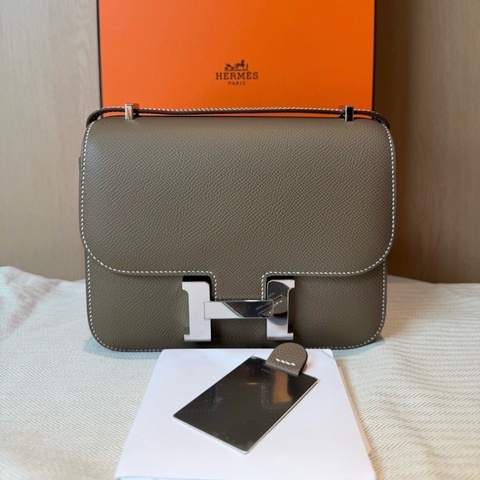 愛馬仕/Hermes  Constance 康康19 斜挎包 大象灰銀扣 帶鏡子