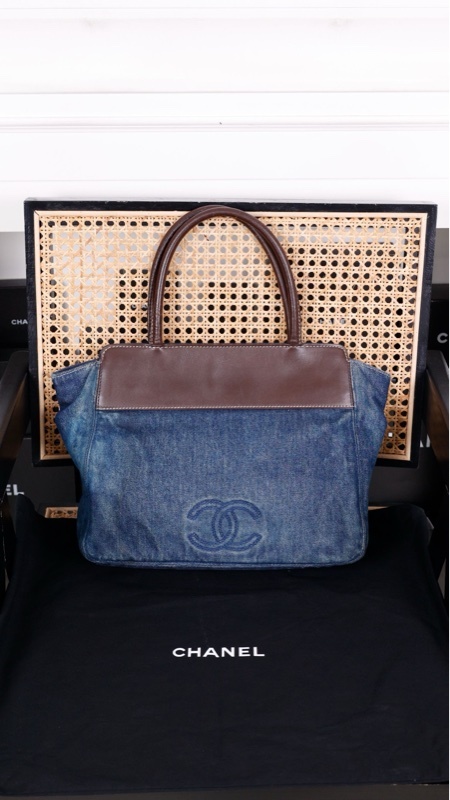 Chanel 6开巧克力色丹宁牛仔拼皮外缝线大logo手提tote包